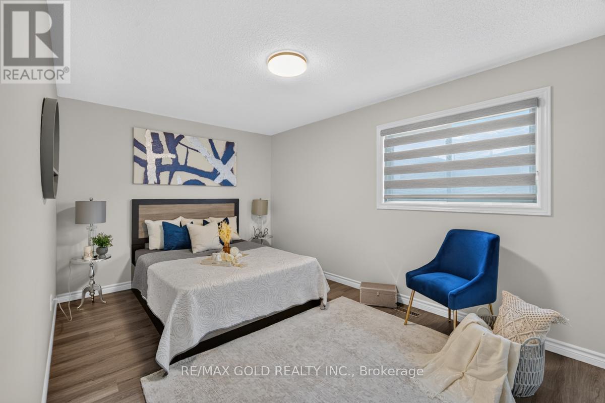43 ALABASTER DRIVE - 24