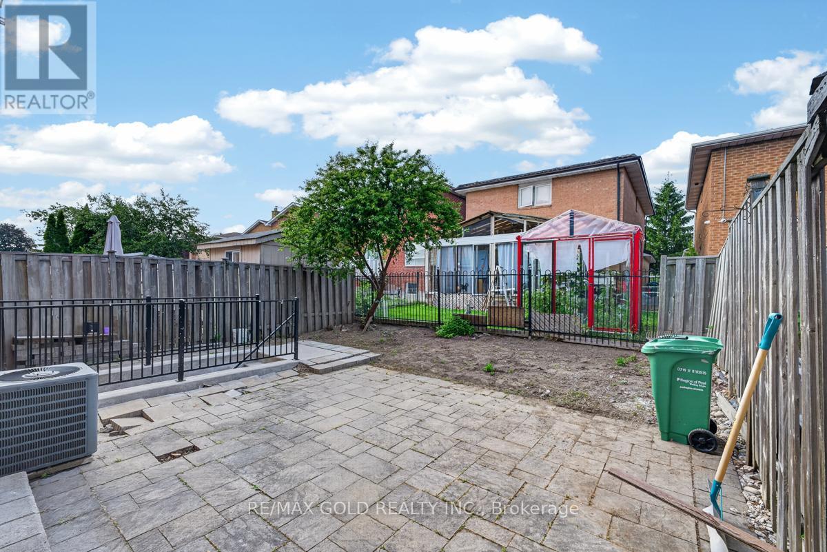 43 ALABASTER DRIVE - 42