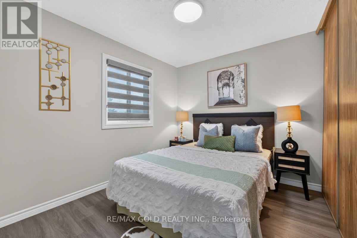 43 ALABASTER DRIVE - 26
