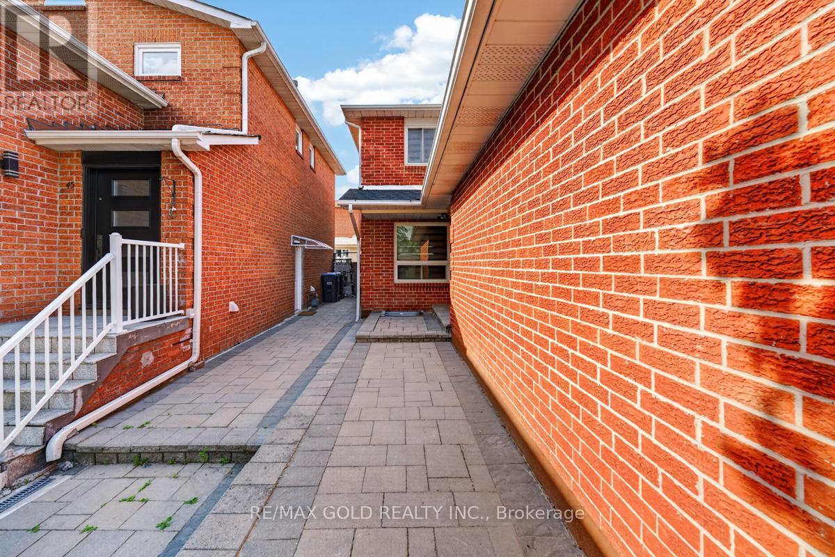 43 ALABASTER DRIVE - 6