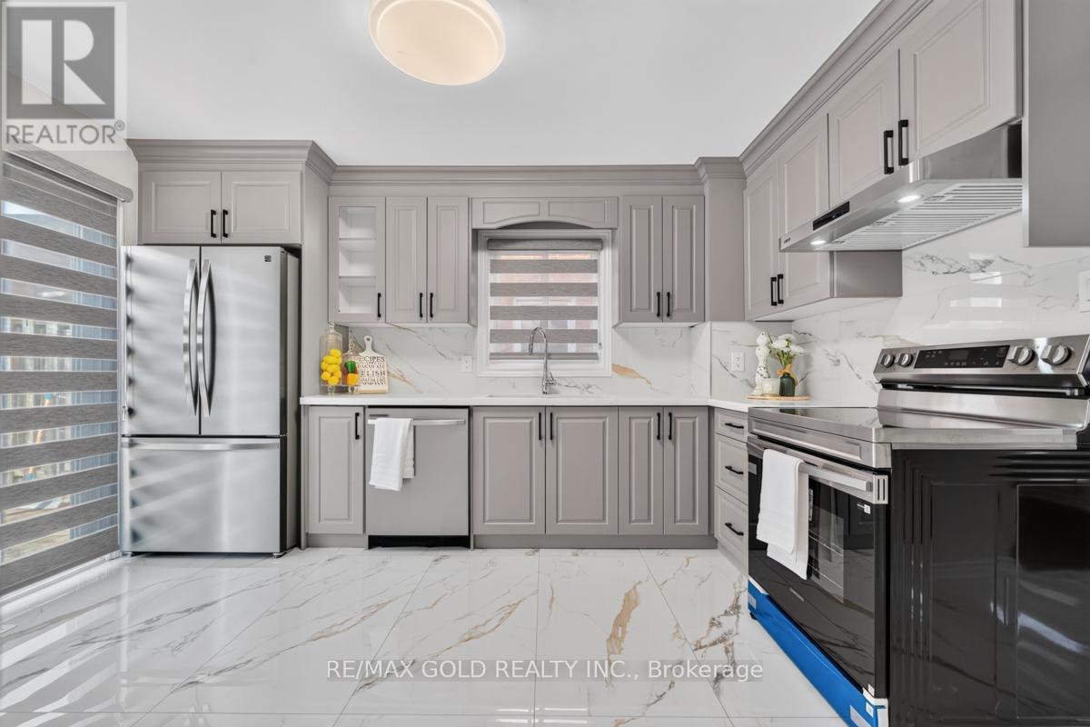 43 ALABASTER DRIVE - 17