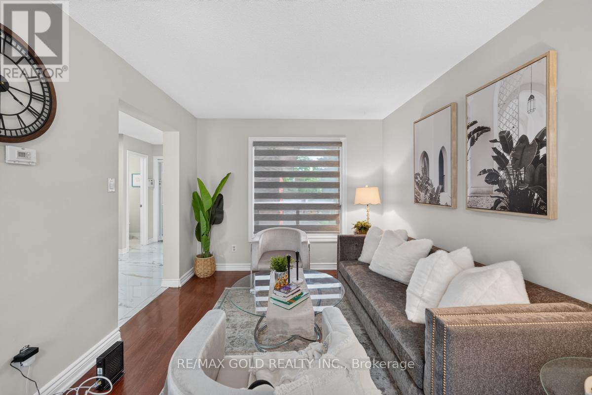 43 ALABASTER DRIVE - 13