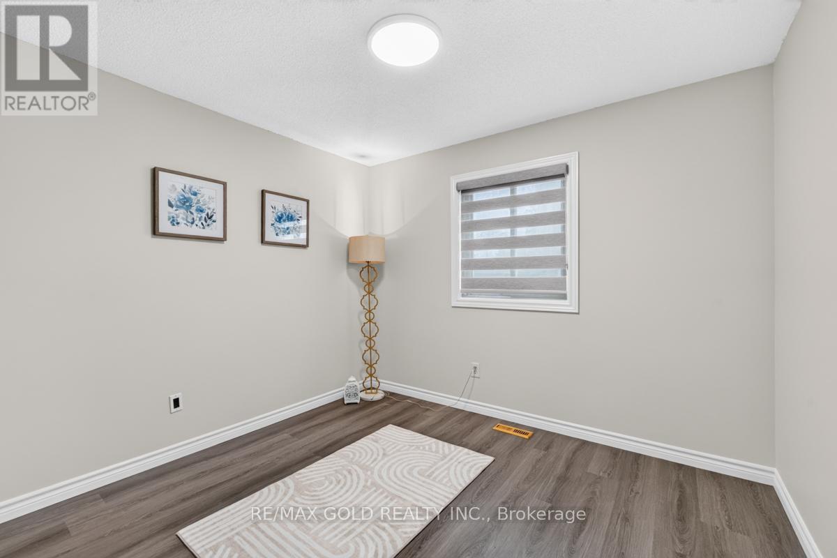 43 ALABASTER DRIVE - 28
