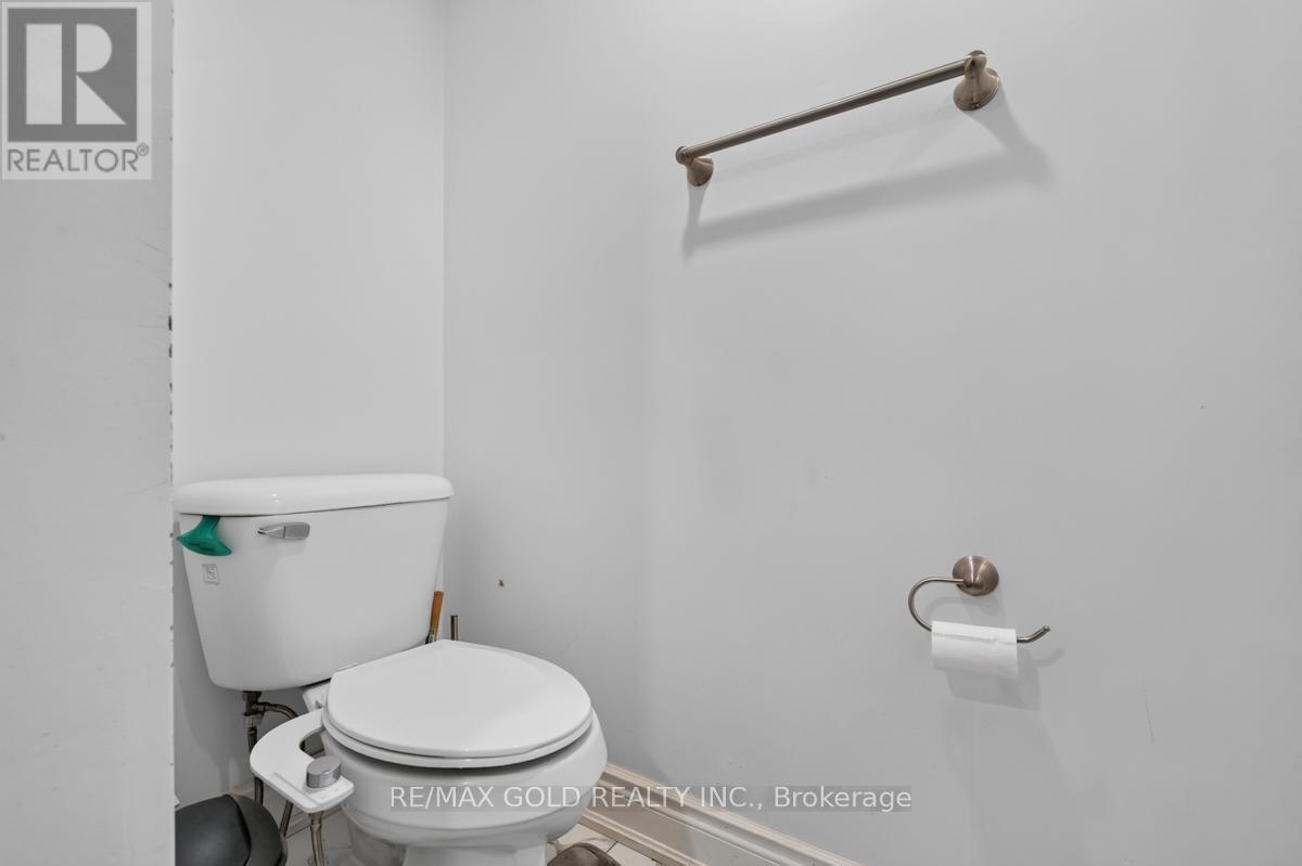 43 ALABASTER DRIVE - 38