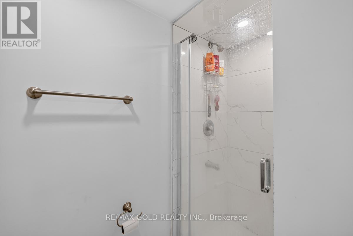 43 ALABASTER DRIVE - 39