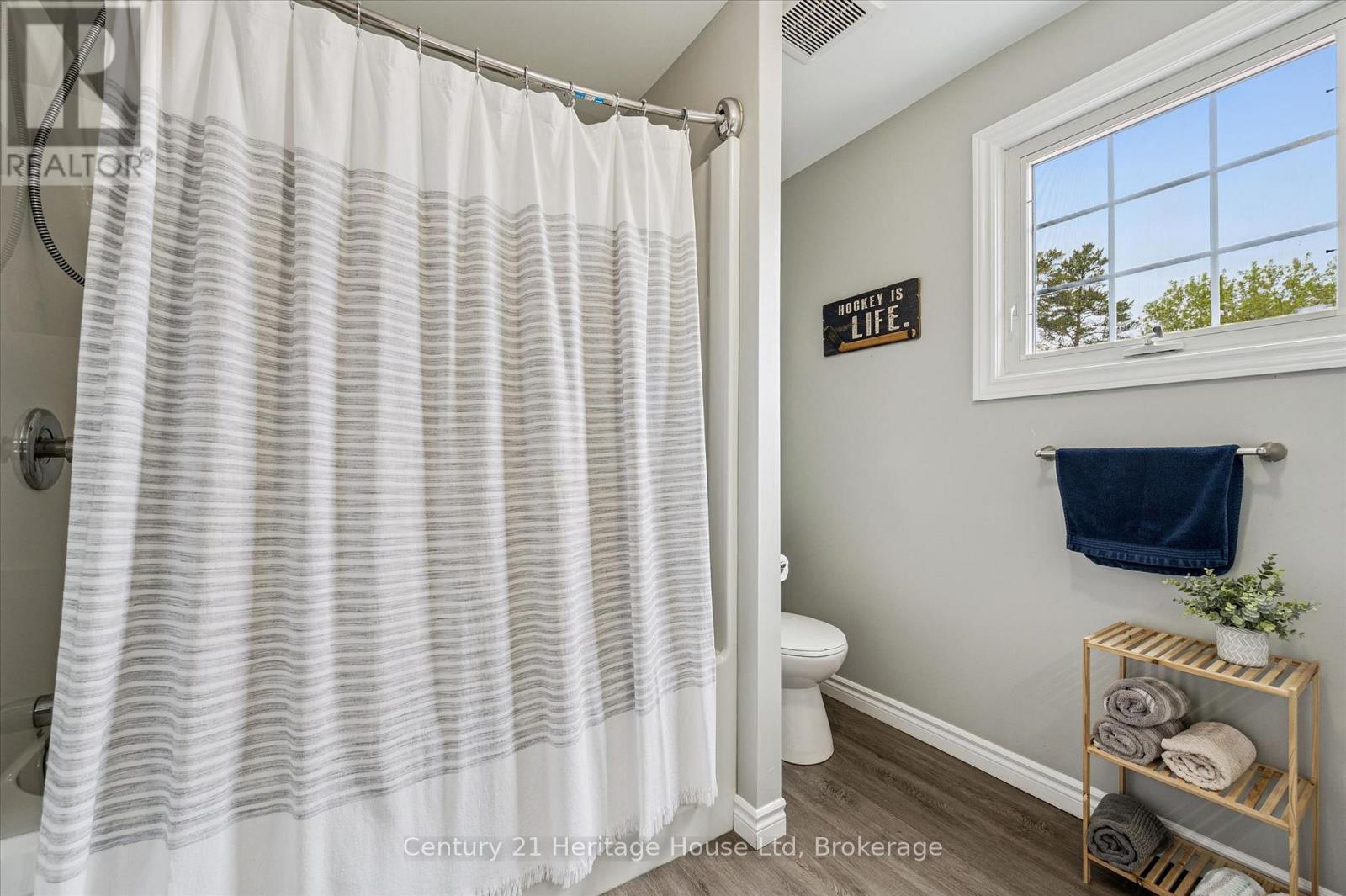 584077 BEACHVILLE ROAD - 10
