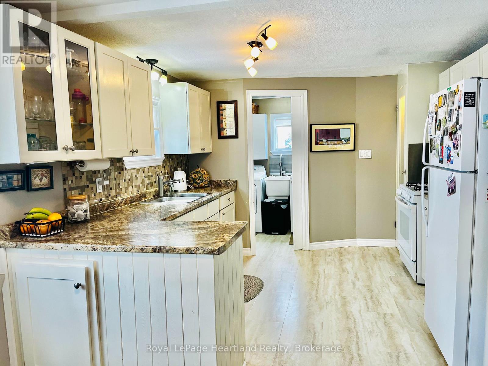 12 VELMA STREET - 2