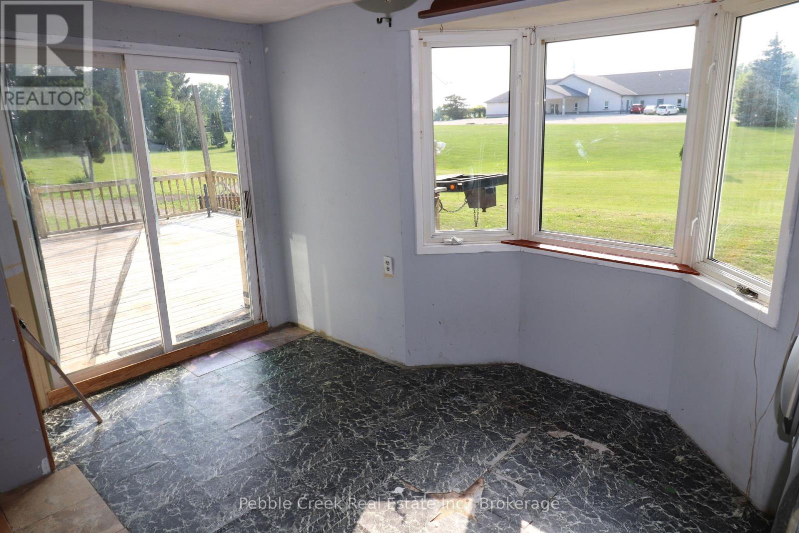 123 JOHN'S AVENUE - 13