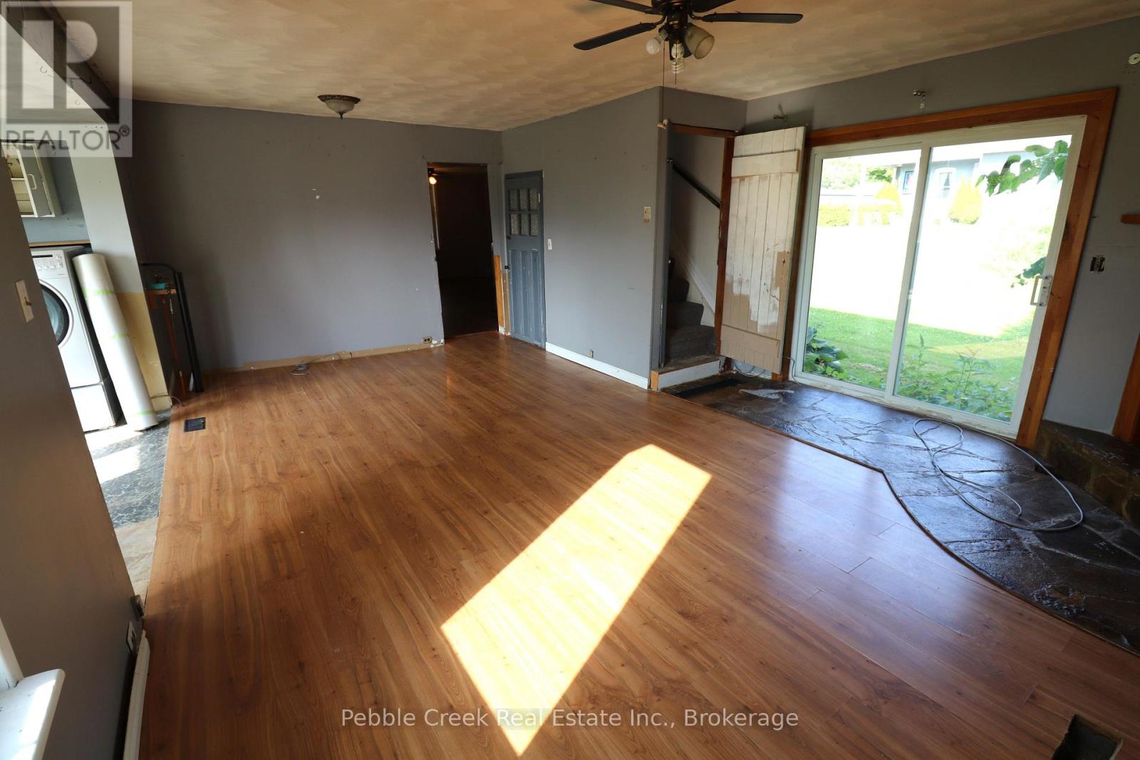 123 JOHN'S AVENUE - 14