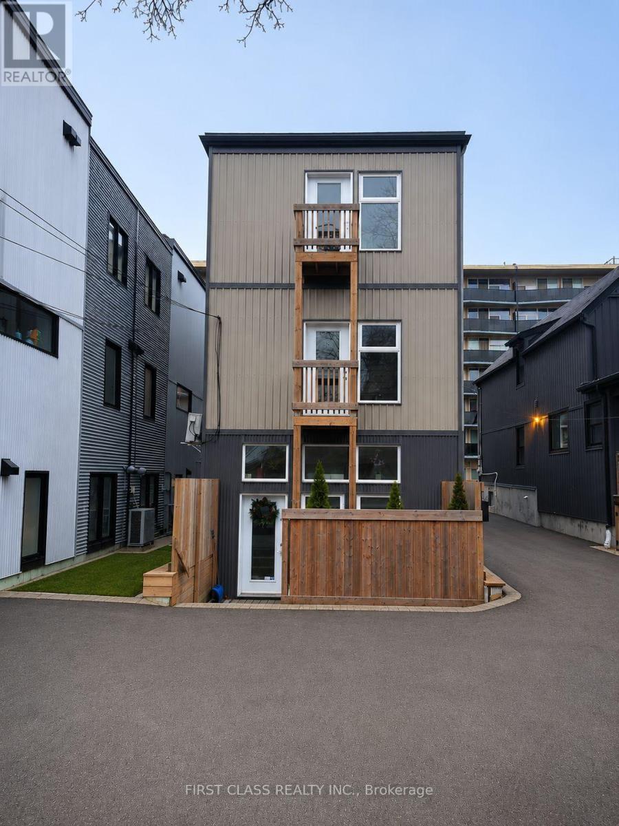 341 CAMBRIDGE STREET N - 3