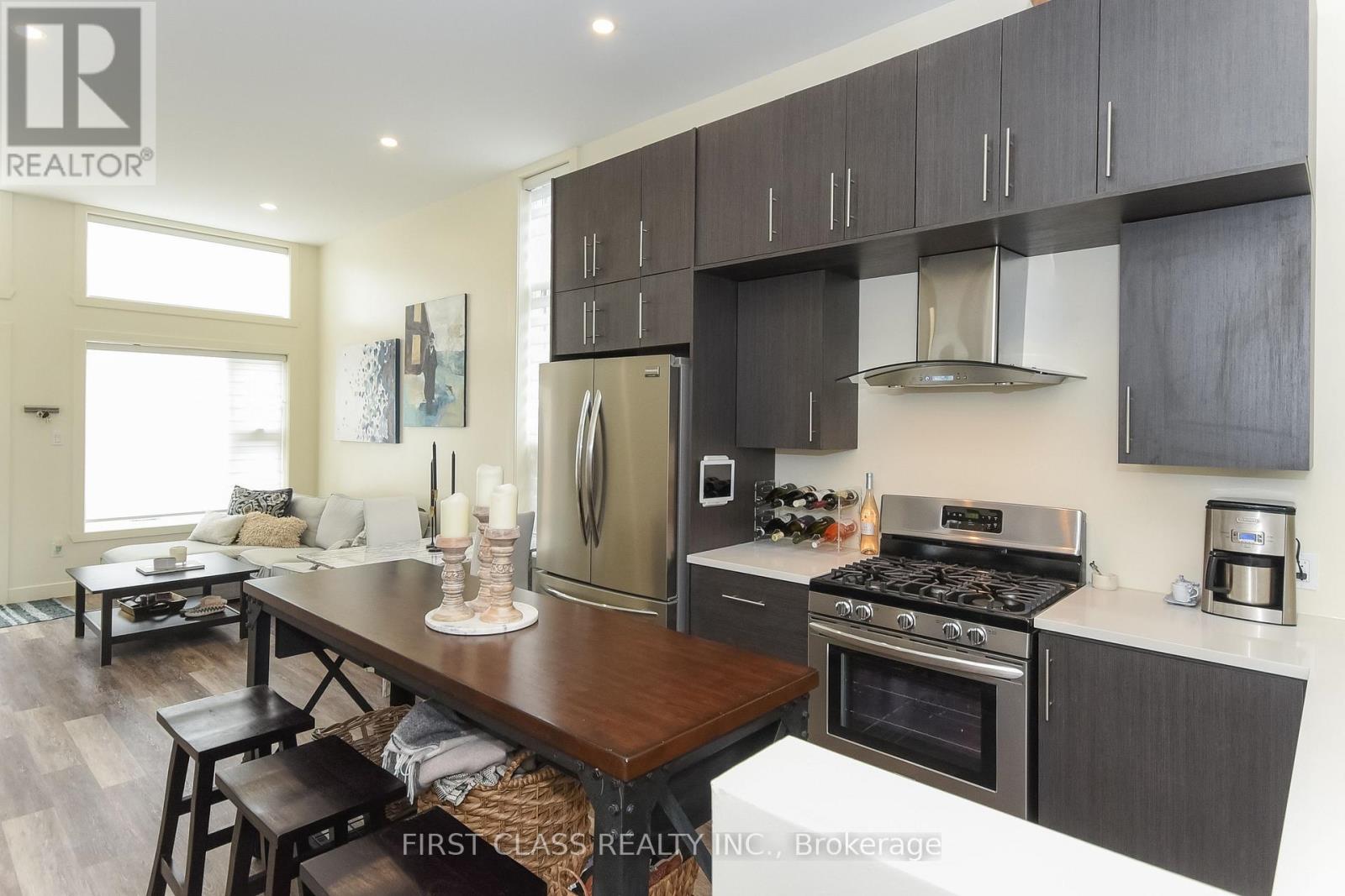 341 CAMBRIDGE STREET N - 7