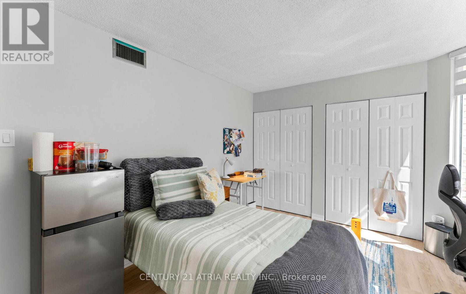 #1402 55 CENTRE AVENUE - 22