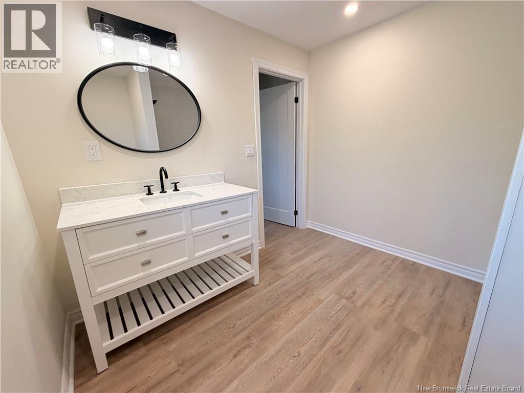 2843 King George Hwy - 34