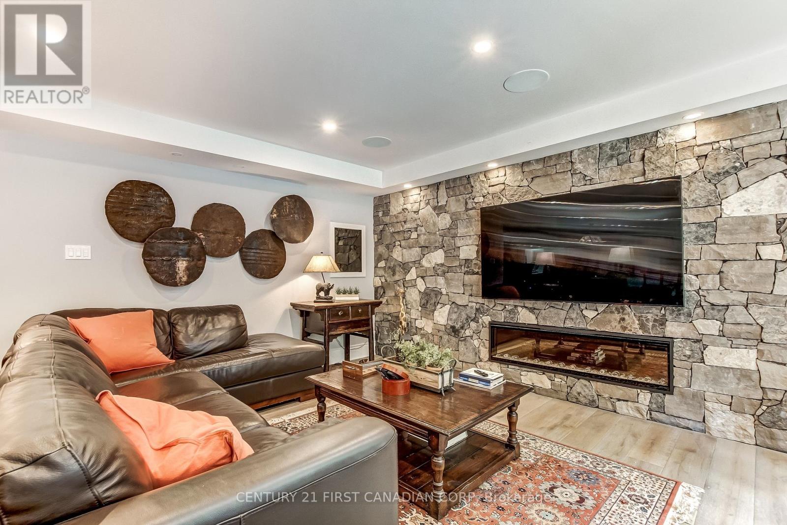 #15 1615 BYRON BASELINE ROAD - 34
