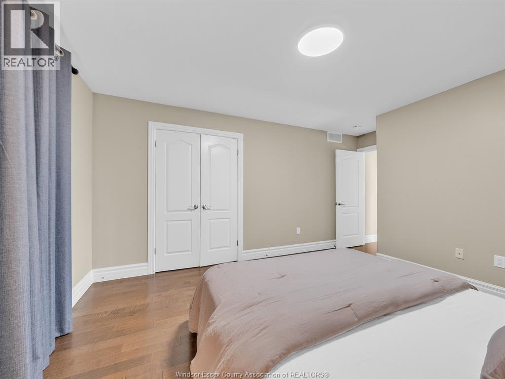 3000 MCROBBIE CRESCENT - 15