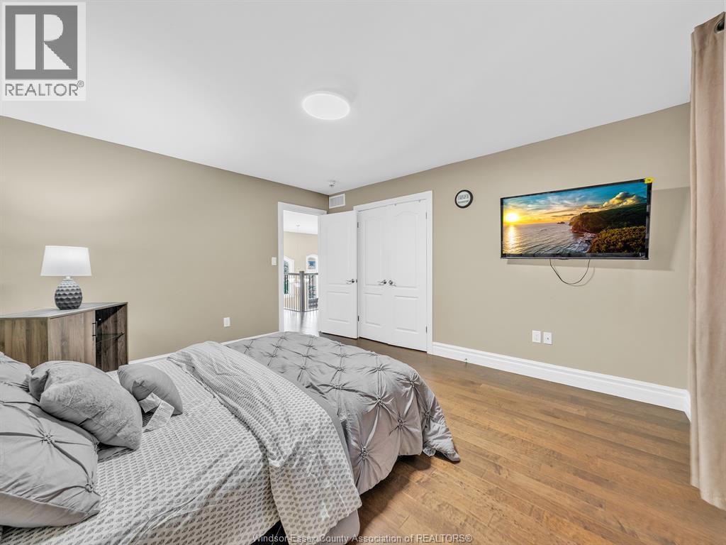 3000 MCROBBIE CRESCENT - 12