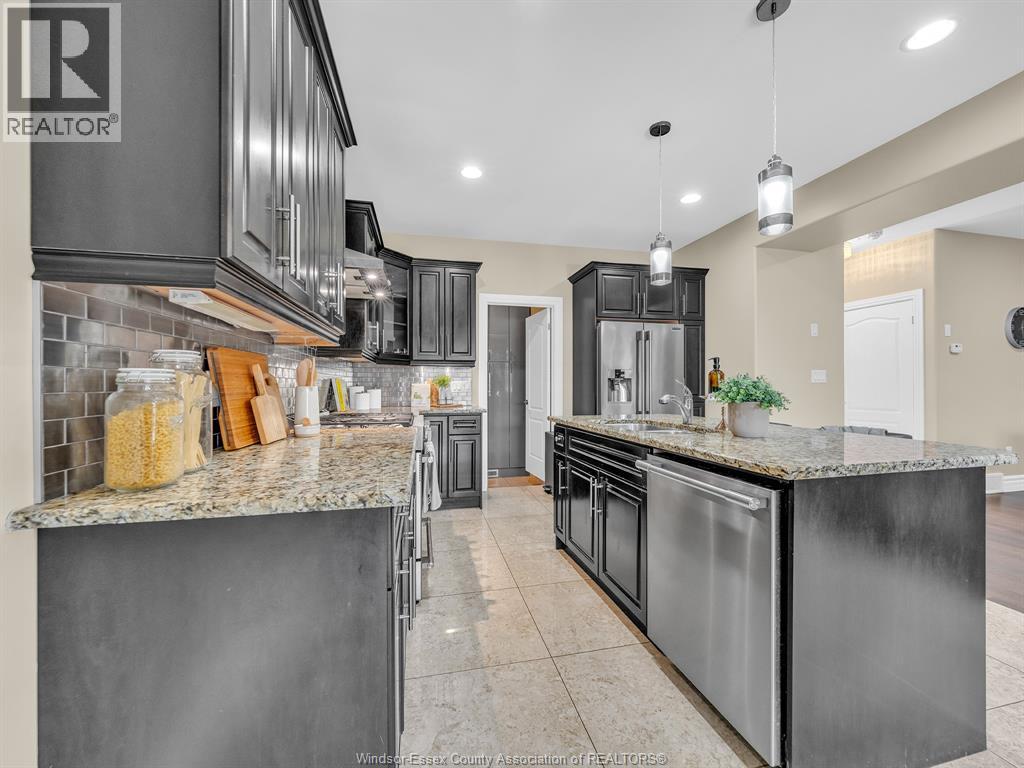 3000 MCROBBIE CRESCENT - 27