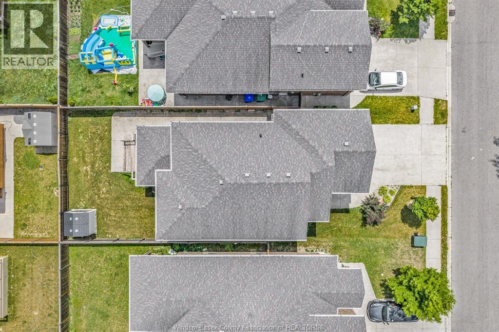 3000 MCROBBIE CRESCENT - 4