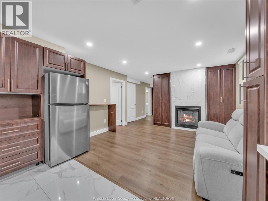 3000 MCROBBIE CRESCENT - 41