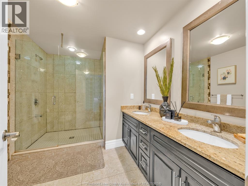 3000 MCROBBIE CRESCENT - 19