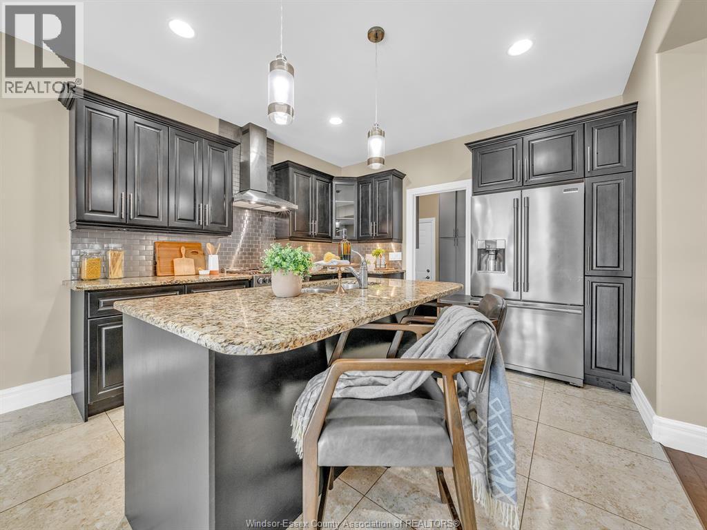 3000 MCROBBIE CRESCENT - 24
