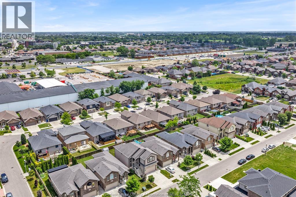 3000 MCROBBIE CRESCENT - 3