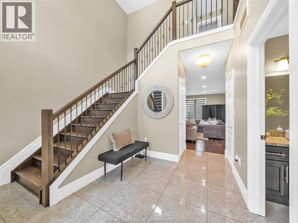 3000 MCROBBIE CRESCENT - 6