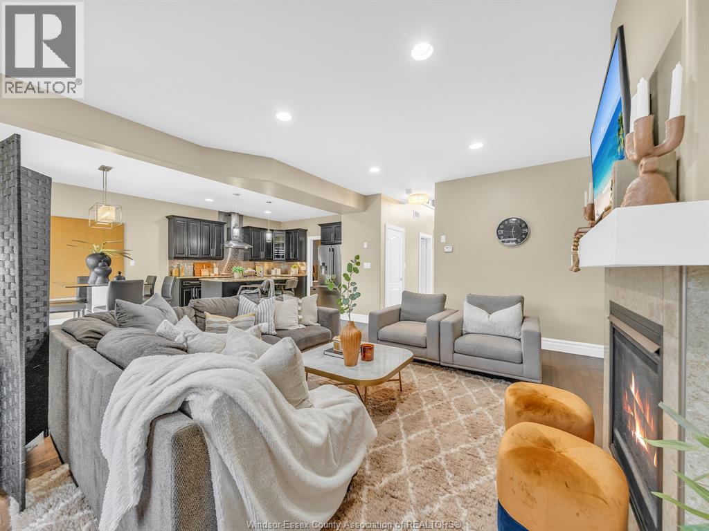 3000 MCROBBIE CRESCENT - 22