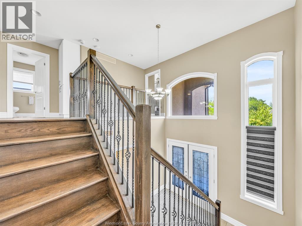 3000 MCROBBIE CRESCENT - 8