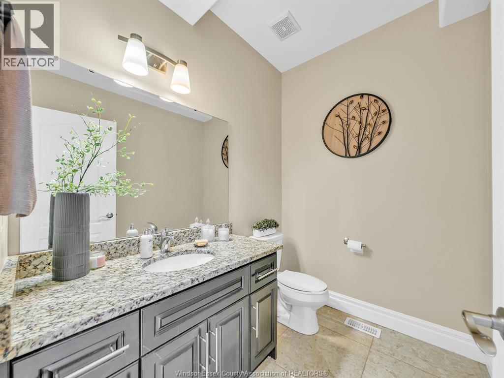 3000 MCROBBIE CRESCENT - 7