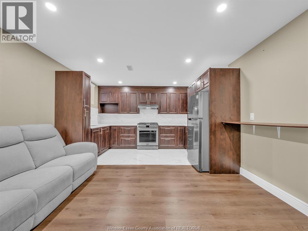 3000 MCROBBIE CRESCENT - 37