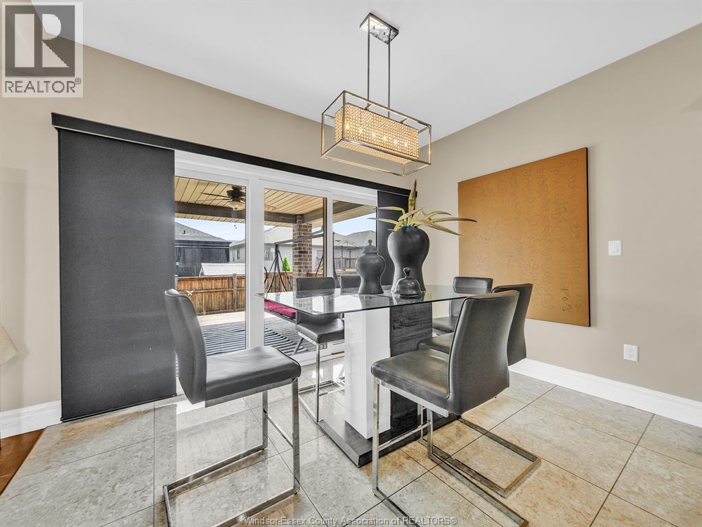 3000 MCROBBIE CRESCENT - 25