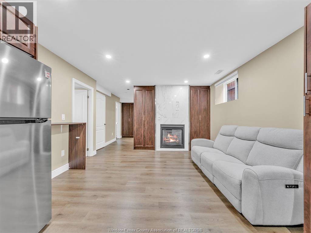 3000 MCROBBIE CRESCENT - 39