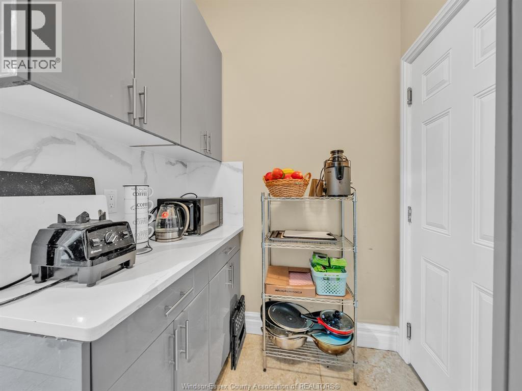 3000 MCROBBIE CRESCENT - 31