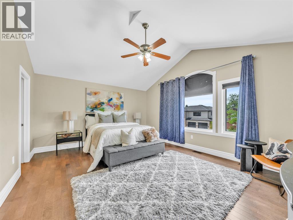 3000 MCROBBIE CRESCENT - 16