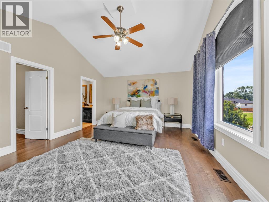 3000 MCROBBIE CRESCENT - 17