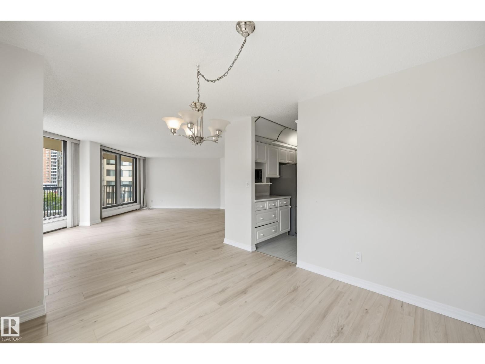 #504 11710 100 AV NW - 21