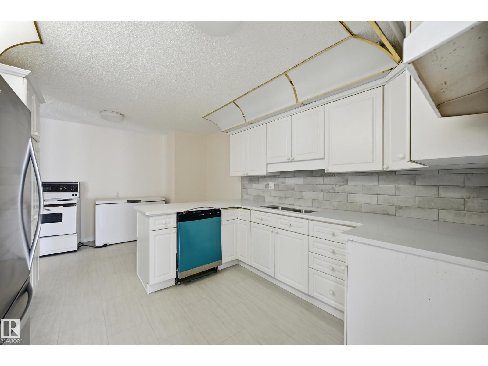 #504 11710 100 AV NW - 22