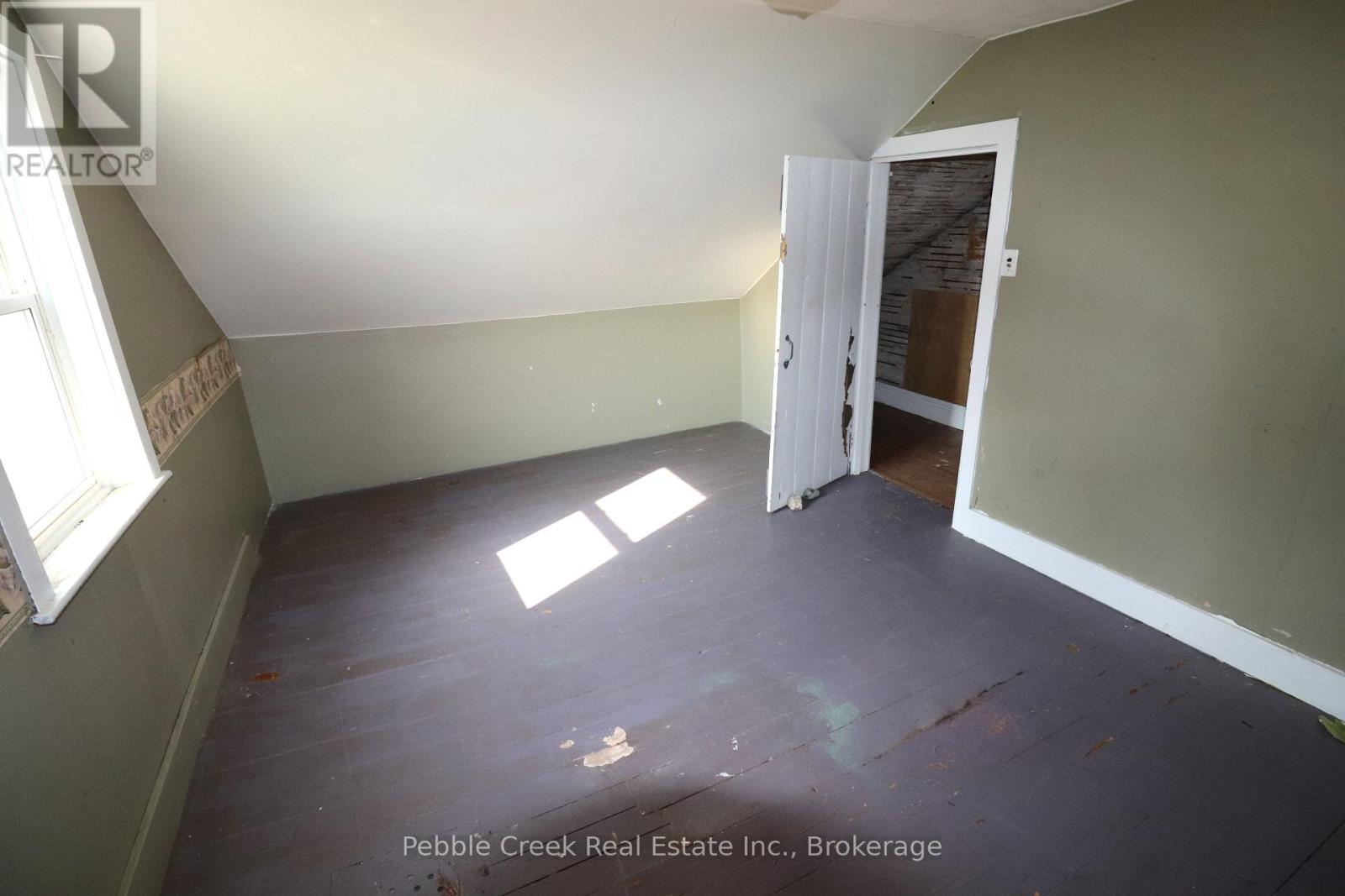 123 JOHN'S AVENUE - 22