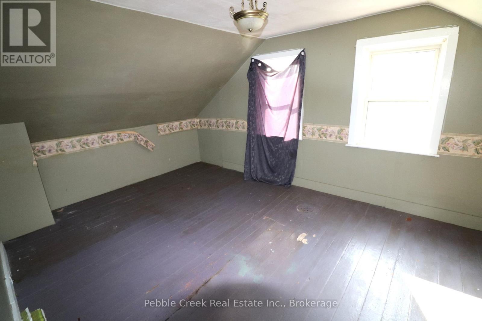 123 JOHN'S AVENUE - 21