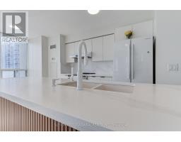 905 - 50 Disera Drive, Vaughan, ON L4J9G1 Photo 10