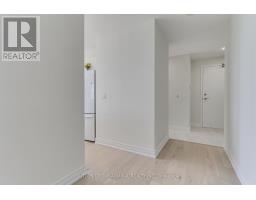 905 - 50 Disera Drive, Vaughan, ON L4J9G1 Photo 7