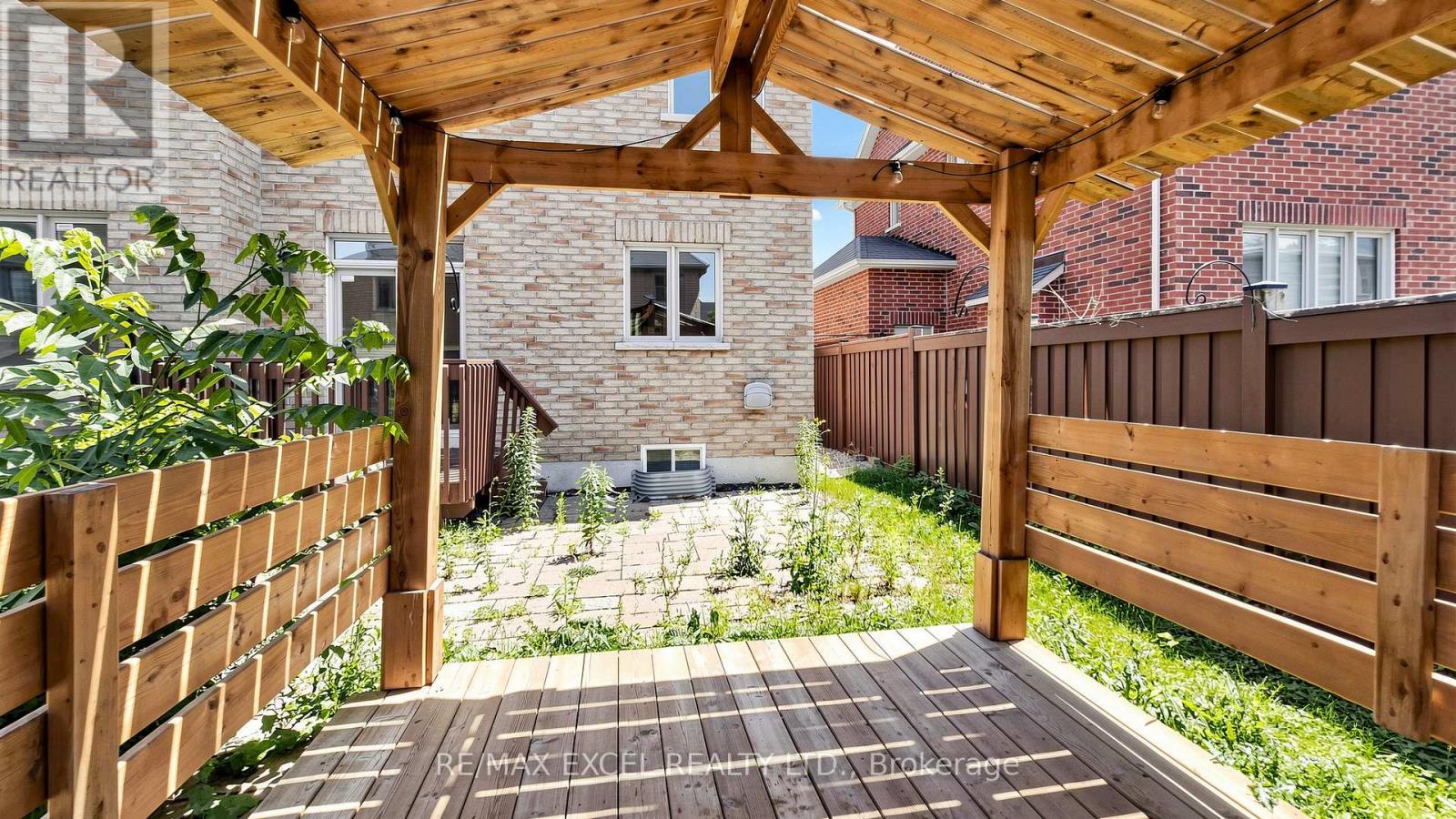 1062 BLACKHALL CRESCENT - 42