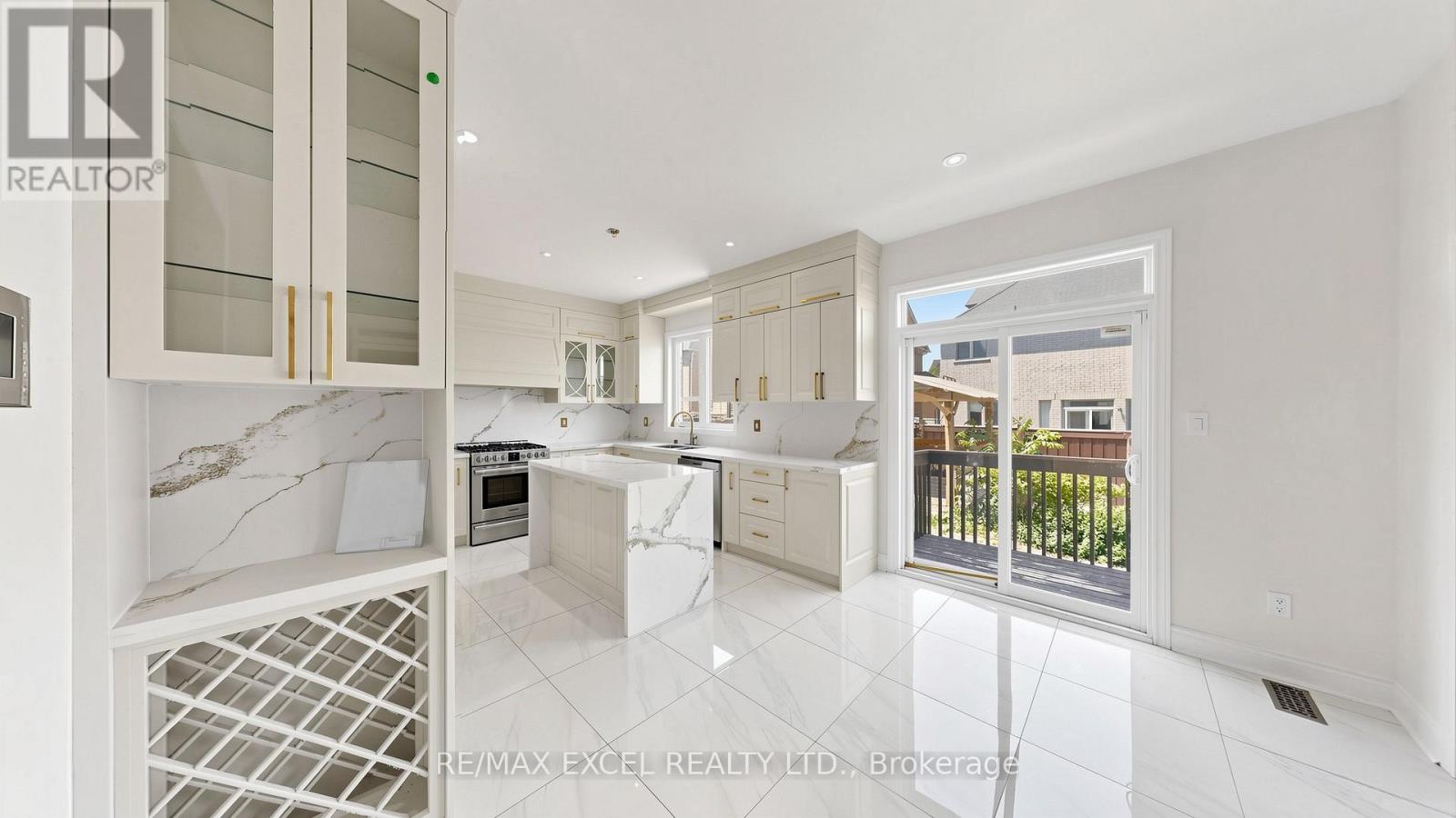 1062 BLACKHALL CRESCENT - 21