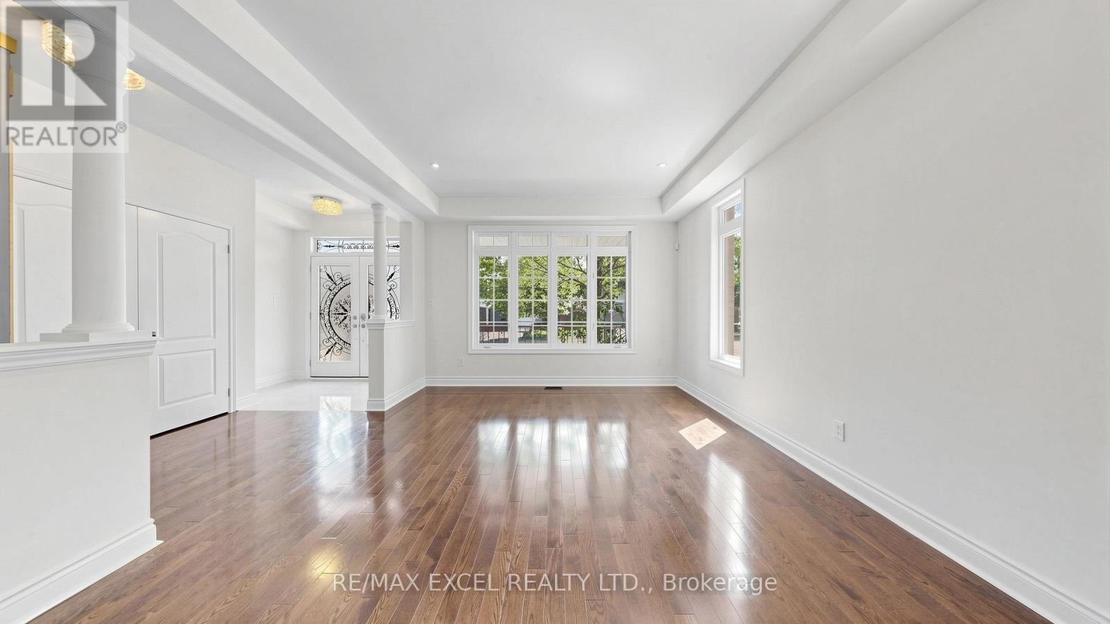 1062 BLACKHALL CRESCENT - 5