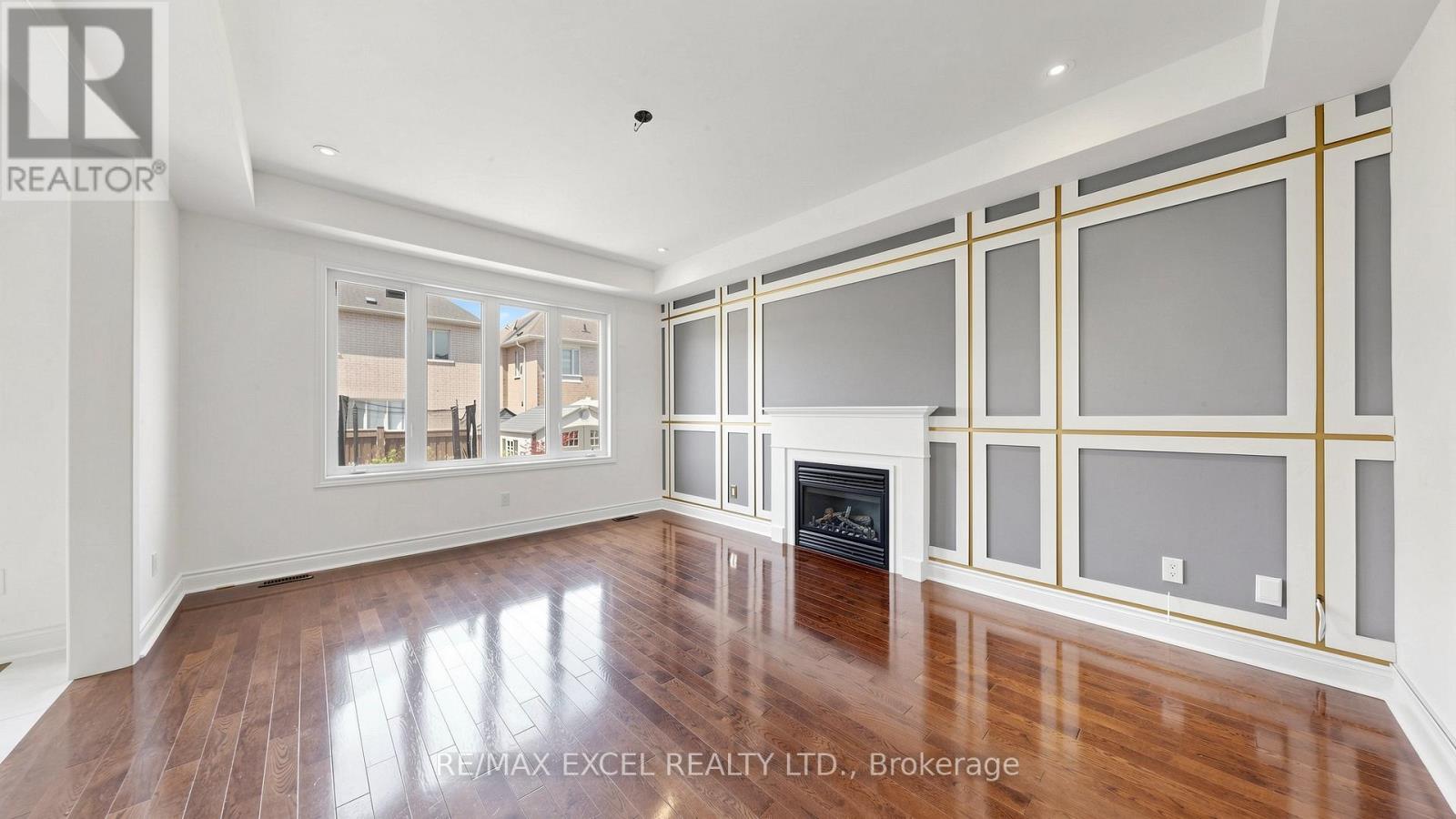 1062 BLACKHALL CRESCENT - 9