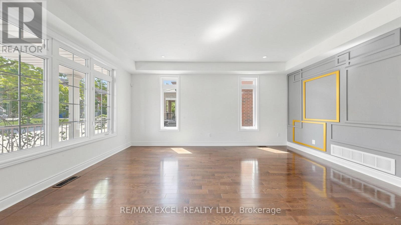 1062 BLACKHALL CRESCENT - 6