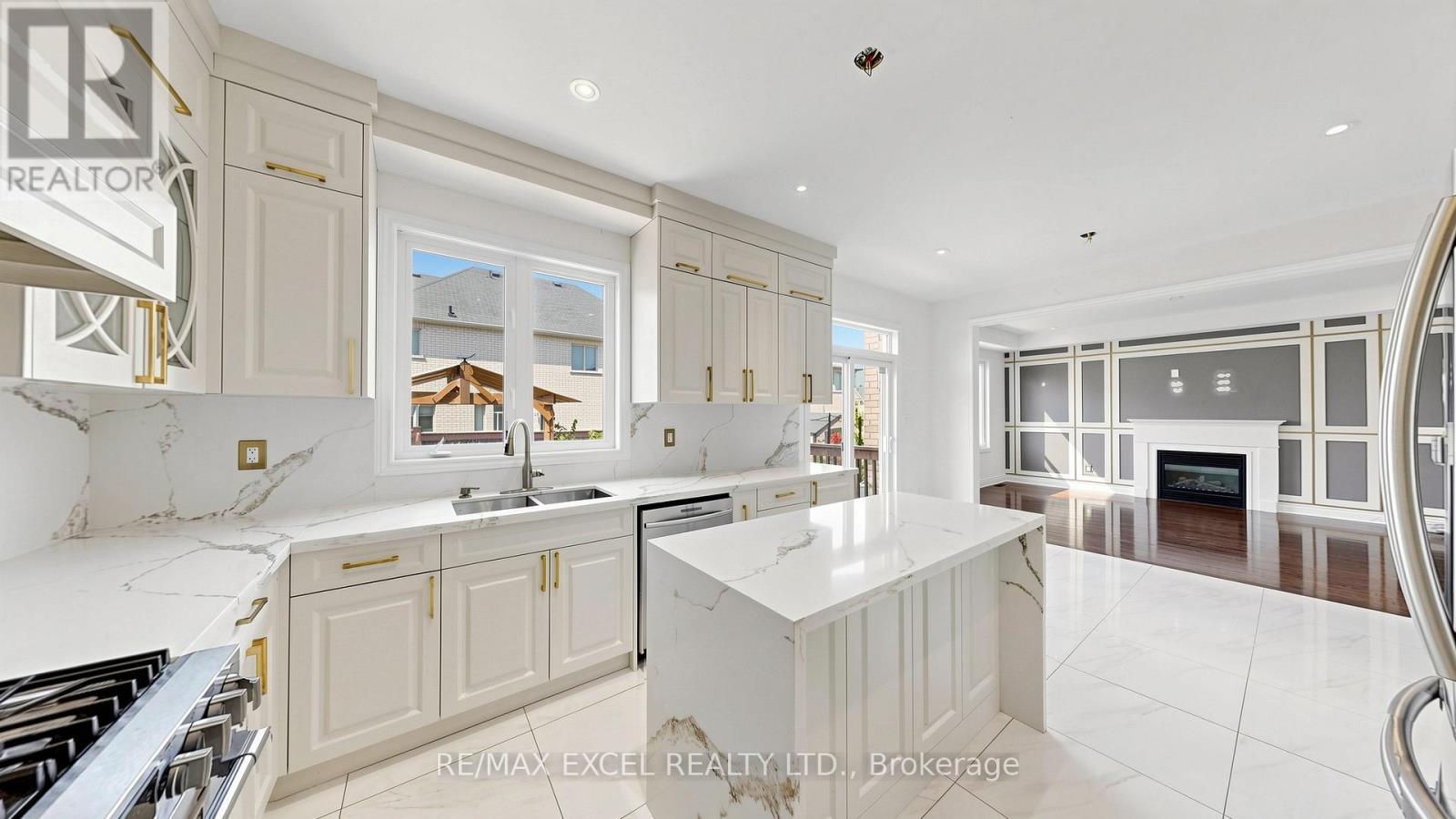 1062 BLACKHALL CRESCENT - 19