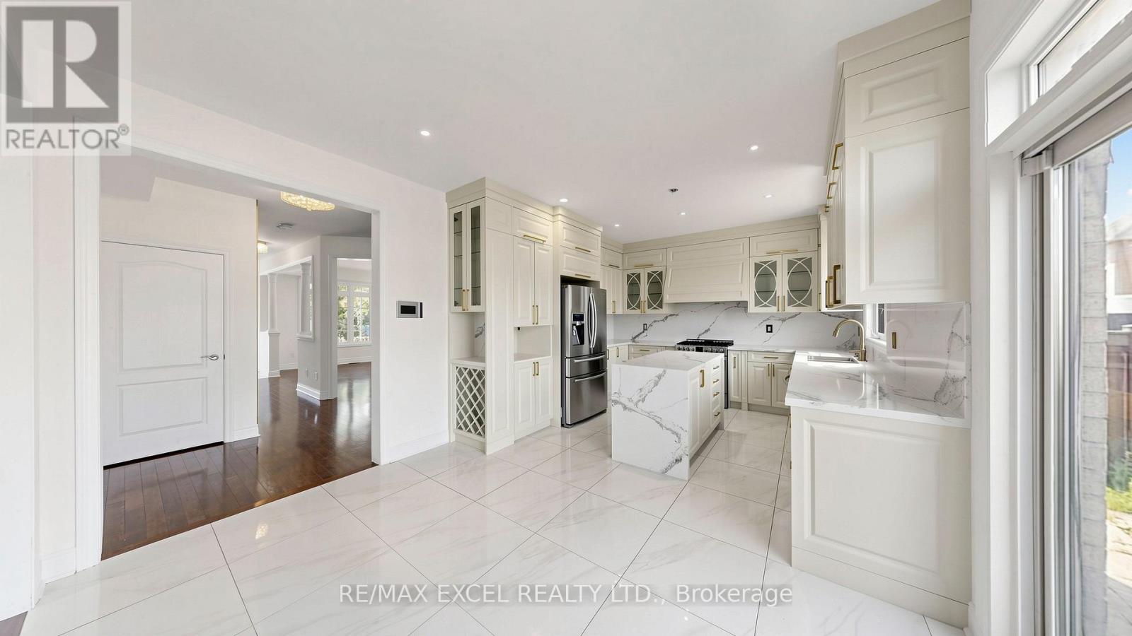 1062 BLACKHALL CRESCENT - 22