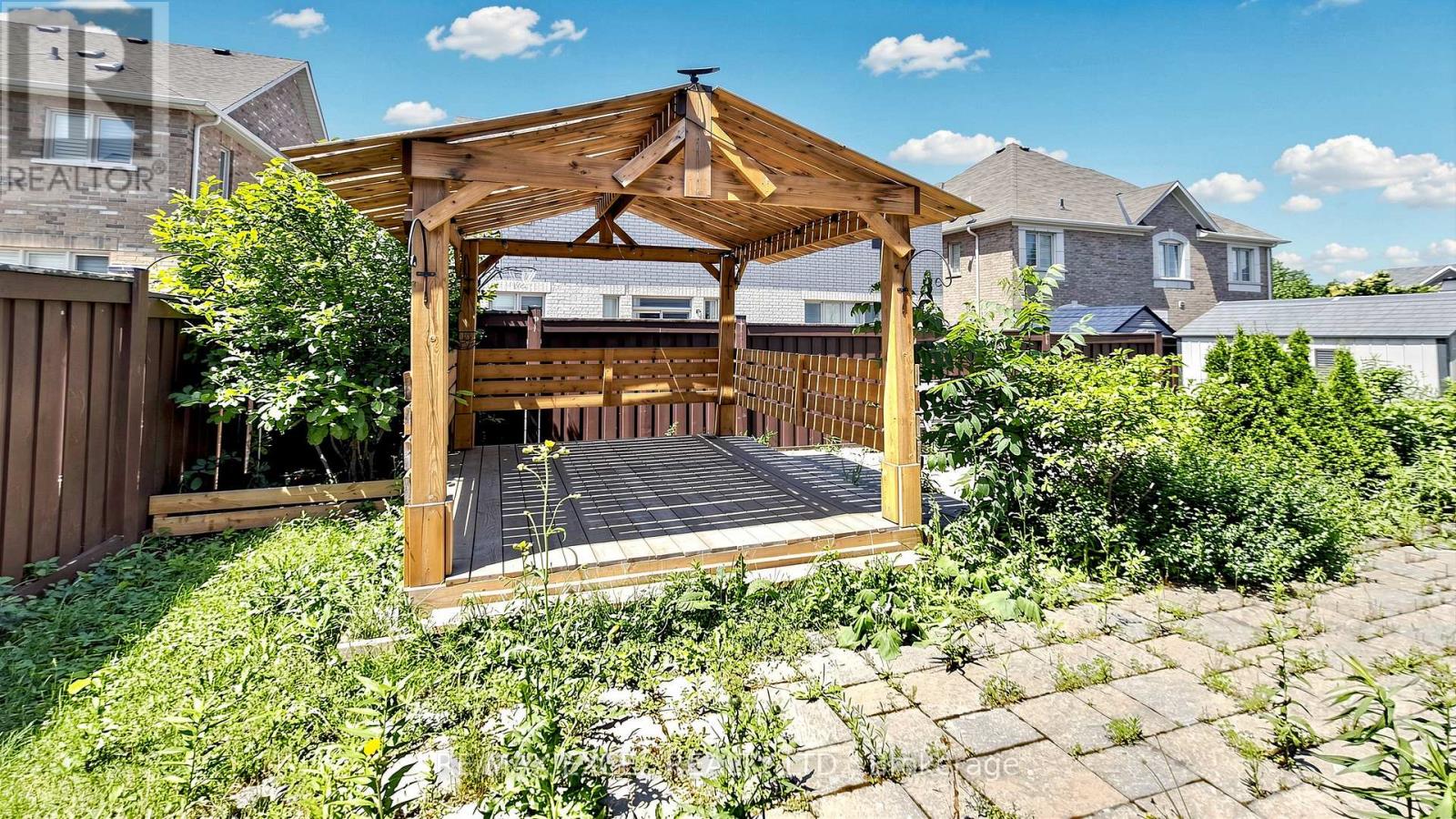 1062 BLACKHALL CRESCENT - 41